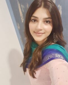 Mehrene Kaur Pirzada Instagram - Happy Diwali 😇