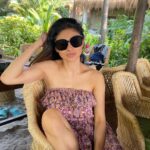 Mouni Roy Instagram - 1.1.2022 Let’s begin & make every moment count !!! ☀️ ☕️ 🏊‍♀️ 🧘🏻‍♀️ 🍱 📚 🥘 💃🏻 📖 🌊 Happy new year ♥️ 💫 🌙