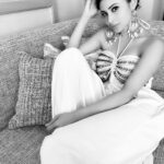 Mouni Roy Instagram - We are in the last day of the year. I just felt I should say thank you to each and err’yone that made me smile this year. YOU ARE ONE OF ‘EM! THANK YOU♥️ & Happy last day of 2021 monsters xxxxxx