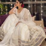 Mouni Roy Instagram - For the love of white 🕊 ________________________________________________ @idaho_o x @anusoru x @nidhikurda Hair & make up by me ☺️ 📸 @imamitkapoor