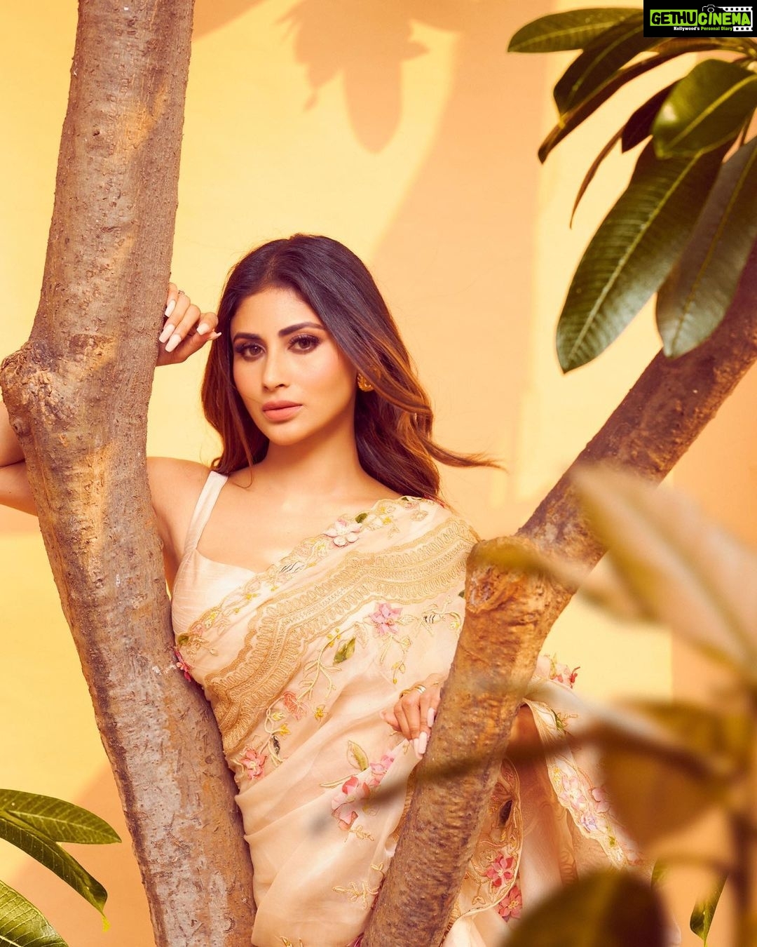 1080px x 1350px - Actress Mouni Roy HD Photos and Wallpapers November 2021 - Gethu Cinema