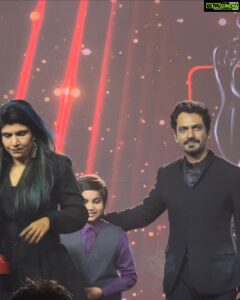 Nawazuddin Siddiqui Instagram - Winning it in a row.
Year 2020 for #RaatAkeliHai for Best Film & Best Actor
Year 2021 for #SeriousMen again for Best Film & Best Actor
Such recognitions motivates me to keep on experimenting
Congratulations team #SeriousMen @sejtherage #SudhirMishra @manujosephsan @bhavesh_mandalia & @netflix_in 
Thank You @filmfare

Outfit : @khanijo 
Styled by : @jahnvibansal