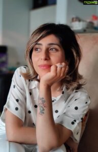Neha Bhasin Instagram - Mann Bharya (unplugged)
@zookthespook

Beautifully sung by B Praak
Written by Jaani

#NehaBhasin
#mannbharya
#music
#unplugged