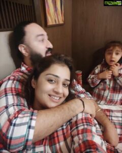 Nikita Thukral Instagram - pyjama party love December month #christmasfeeling #actresslife #family @jasmyrra_nikitamago @gagandeepsinghmago