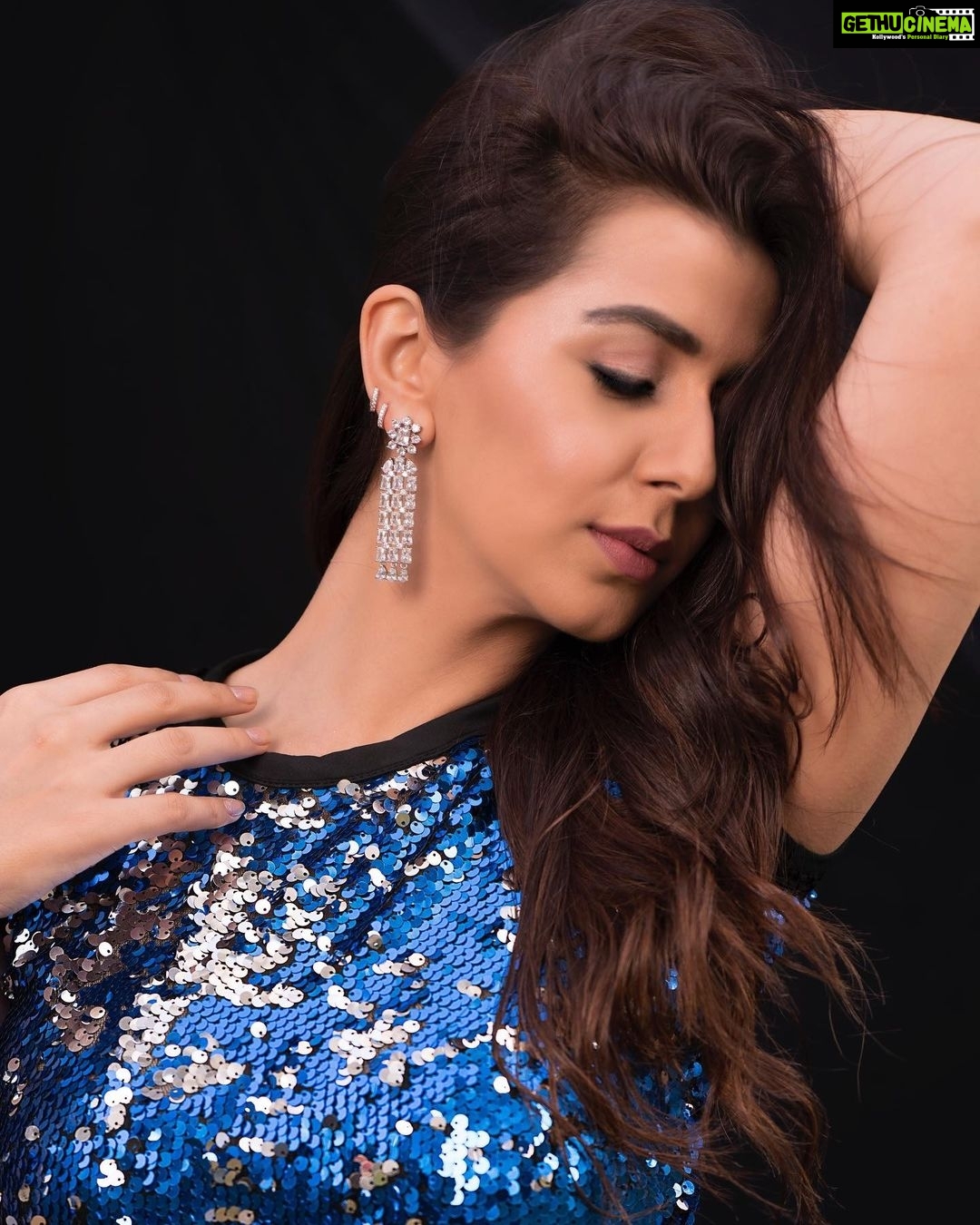 Nikki Galrani Hot Sex Hd - Actress Nikki Galrani HD Photos and Wallpapers January 2022 - Gethu Cinema