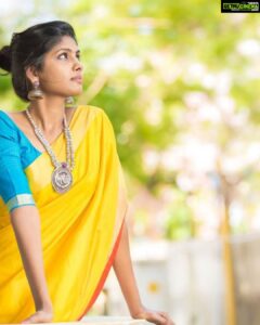 Niranjani Ahathian Instagram - Throwback 
My first ever photoshoot for my boutique MANJAL. When I never wanted to be in front of the camera, vardha puyal had other plans. It Ruined my whole shoot that I planned with someone  and put me infront of the camera saying.. 
hey you
No choice.. 
you do this NOW. 
That’s how These pics happend and 
They r the reason I get to be thenmozhi in KKK(kannum kannum kollaiadithal)
sweet memories to cherish ❤️❤️
P.S without makeup🙈