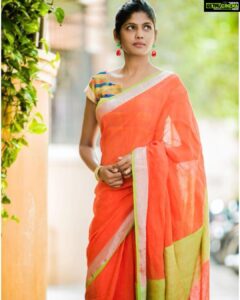 Niranjani Ahathian Instagram - Throwback 
My first ever photoshoot for my boutique MANJAL. When I never wanted to be in front of the camera, vardha puyal had other plans. It Ruined my whole shoot that I planned with someone  and put me infront of the camera saying.. 
hey you
No choice.. 
you do this NOW. 
That’s how These pics happend and 
They r the reason I get to be thenmozhi in KKK(kannum kannum kollaiadithal)
sweet memories to cherish ❤️❤️
P.S without makeup🙈