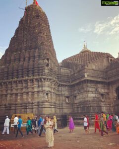 Panchi Bora Instagram - Blessed to get the darshan with Riyanna hope will get the darshan somewhere soon with Ryaan! Om namah shivaye!