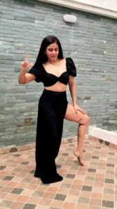 Parul Yadav Instagram - When old songs make a comeback 😍 #EkBaarphir #PYReels

#bollywooddance #dancereels #reelstrending #viralreels #reellove #reelsdaily #reeloftheday #trendingsongs #livetodance #danceislove #dancingislife  #fridayvibes #fridayfeels