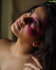 Parvathy Instagram - Honey, stay soft. The clarity in soft focus is marvellous ✨

The Unravel Series

📸 @jeesjohnphotography 
💅🏾 @samson_lei