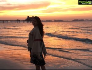 Parvathy Omanakuttan Instagram - Thank you @dubai for making me and so many millions feel safe and loved 💝😇

I have found Great Friends who have become Family ; family I haven’t known in ages ; places that take my breathe away and most importantly I found My Love 💕in This beautiful city🤗

Happy National Day UAE 🇦🇪 & Thank You for making me feel at home ♥️