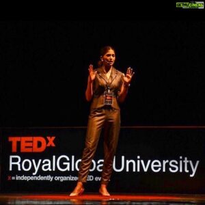 Parvathy Omanakuttan Instagram - It sometimes takes an outside nudge to look into ones own life, the journey, the lessons, the love, the vision... Reality Rings in The Ancient Gongs. 
Thank You @royalglobaluniversity for this wonderful and memorable evening. 🙏 #tedx @ted