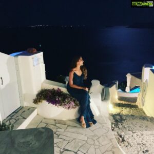 Parvathy Omanakuttan Instagram - Take me back ... @santorini @santorini_greece #withmylove❤️ @ronaks1111 #paro #parostravels #dreamer #romantic