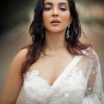 Parvatii Nair Instagram – Beautiful morning to you 💫💕

💫

 MAKEUP AND ORGANIZER – @KALWON_BEAUTY 
DIRECTION AND PHOTOGRAPHY- @JAGGERANTONY_FASHION 
@JAGGERANTONY_PRODUCTIONS 
HAIRSTYLE- @GANESH_HAIR_ARCHITECT 
DESIGNER- @APARNASSTUDIO 
VIDEOGRAPHER- @ANURAG_V_MANOJAN_PHOTOGRAPHY 
LOCATION- @SPPGARDENS