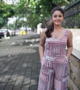 Poonam Bajwa Instagram - #eveningslikethese❤️ 📸@hairstylebynisha