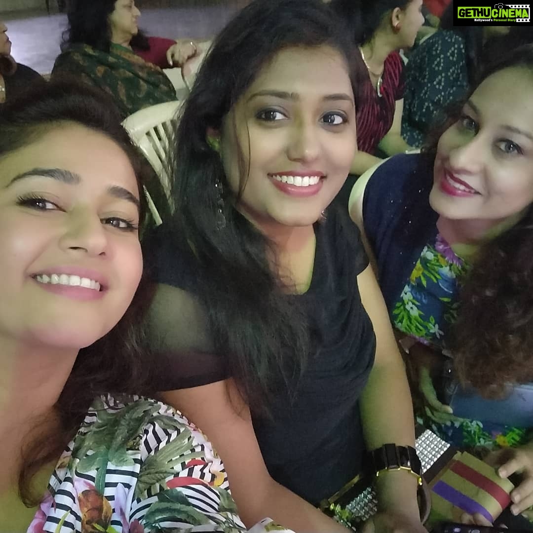 Poonam Bajwa Instagram - #schoolmemories#reunion#saintanneschool# ...