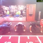 Prasanna Instagram - That's how ur HIIT goes when u have a good company! #Mano&Kani in the gym between a serious investigation with a good friend @munnasimon #Thupparivaalan2 #actorslife🎬 #gymjunkie #hiitmax #actorvishal Snap Fitness Bristol - Filton