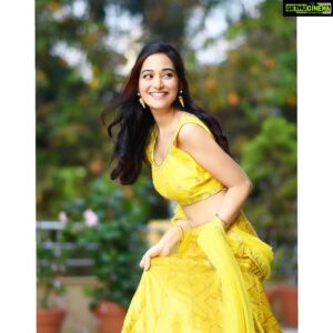 Preetika Rao Instagram - Sundrop ! Mumbai when will you have Real Winters in December ?? 

...
...
...
Hair & Makeup : @dominique_dom1137

Stylist @khushaliee
Designer-

@namratalakhotialabel

....
....

#fashion #trends #yellowdress #yellowlehegna #indiandress #indianfashion #weddingcollection #fashionblogger #lehenga #tv #indiantelevision #mumbai #india #hairstyles #makeup  #actorslife #catalogueshoot
