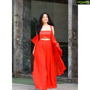 Preetika Rao Instagram - Sweethearts ❤️

What's up ;) ? 
....
....
....

Jewelry : Tanishq 
@tanishqjewellery

Hair and Makeup : Dominique Bo : @dominique_dom1137

Stylist : @khushaliee

Credits : @namratalakhotialabel

#fashion #trends #indianactor
#indiandress #weddingcollection
#Modelling