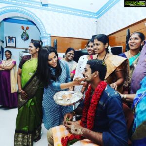 Priya Anand Instagram - Recently, I was a part of a wonderful initiative by @AsianPaints Painting Service where they were celebrating beautiful homes of consumers across Tamil Nadu. Not only did I get to see gorgeous homes and interact with lovely families who greeted me with such warmth and open hearts, but I also got to be part of their celebrations! I was amazed to see some of the spectacular work done by the Asian Paints Painting Service team, from striking colours and textures on the walls to stylish décor and furnishings in the house, each home was aesthetically done up to suit the need and style of its home owners. As a homeowner myself, I was delighted to know how personally involved the Asian Paints team is from the selection process through the execution! I’m going to cherish these memories of meeting  these wonderful families and working with the AP team for a long time to come. 
#AsianPaintsPaintingService #CelebratingBeautifulHomes #TamilNadu #Chennai #Coimbatore #Madurai #Salem @AsianPaints 
@vedya.hmua 
@kiransaphotography