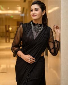 Priya Bhavani Shankar Instagram - Thanks for the evening @provoke_lifestyle and for the recognition as best promising actor! @ashwin.thiyagarajan you are nothing but love🖤 PC @kiransaphotography #provoke
