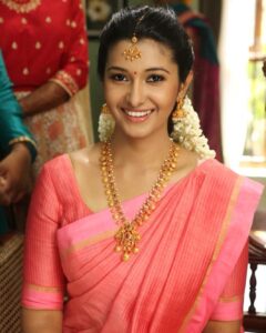 Priya Bhavani Shankar Instagram - When @nelsonvenkatesan wanted a happy bride on a hectic shoot for #monster 😀