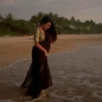 Priya Varrier Instagram - Sunset,sand and the sea…bliss!🌊✨🌥 @cinnamonbentotabeach @tentgraam @tentgramtrips #srilanka #reels #reelsinstagram #reelitfeelit #reelkarofeelkaro #trending #trendingreels #explore #explorepage