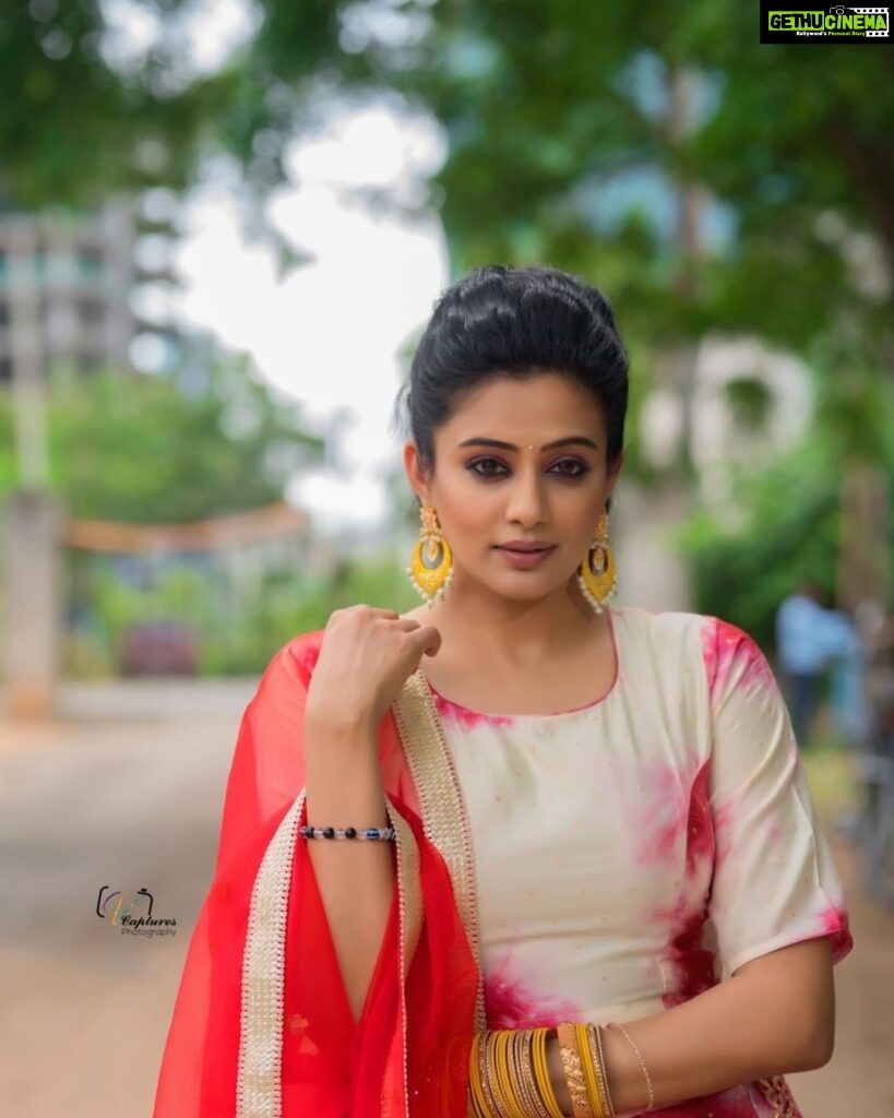 Actress Priyamani HD Photos and Wallpapers October 2021 - Gethu Cinema