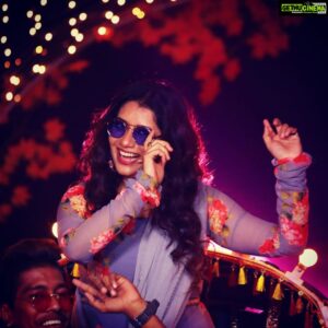 Priyanka Deshpande Instagram - Nothing can stop us!😎
Comedy Raja Kalakal Rani.😎
From today 1.30pm @vijaytelevision 
.
.
Outfit: @swaadh 🤍
Jewellery: @rimliboutique 🤍
PC: @vishnukanth_gk 🤍