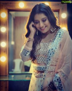 Priyanka Deshpande Instagram - Keep calm and sparkle 💎🌸
.
.
Outfit : @styl_chennai 🤍🤍
Accessories: @rimliboutique 🤍🤍
PC: @djblackchennai 🤍🤍
Makeup: @makeupramchennai 🤍🤍
Hairstylist: @krishna_hairstylist 🤍🤍