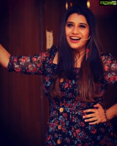 Priyanka Deshpande Instagram - Wherever life plants you, bloom with grace🌸
.
.
.
Outfit: @swaadh 🌸
📸: @vishnukanth_gk 🌸