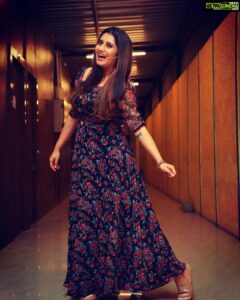 Priyanka Deshpande Instagram - Wherever life plants you, bloom with grace🌸
.
.
.
Outfit: @swaadh 🌸
📸: @vishnukanth_gk 🌸