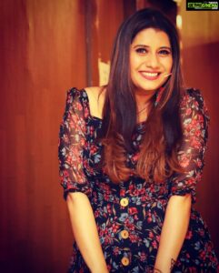 Priyanka Deshpande Instagram - Wherever life plants you, bloom with grace🌸
.
.
.
Outfit: @swaadh 🌸
📸: @vishnukanth_gk 🌸
