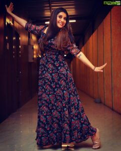 Priyanka Deshpande Instagram - Wherever life plants you, bloom with grace🌸
.
.
.
Outfit: @swaadh 🌸
📸: @vishnukanth_gk 🌸