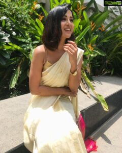Raiza Wilson Instagram - Happy Onam 💛

Styling - @swetha.raghul 

Saree - @palam_silks
Earring - @mspinkpantherjewel
Blouse - @sameenas.store