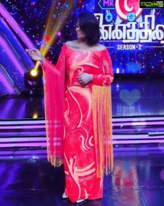 Ramya NSK Instagram - Shooting Begins! 🤩
Had great fun being a part of this round in Mr & Mrs Chinnathirai! ♥️
@vijaytelevision @sathya_actor

Stylist: @sunilkarthik_sk
Outfit: @stephinlalanofficial 

#mrandmrschinnathirai #MrMrsChinnathirai #mrandmrschinnathiraiseason2 #ramyansk #actorsathya #VijayTV #vijaytelevision