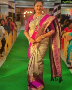 Rekha Krishnappa Instagram - No Indian girl can ever say no to the magic of saree, and to dressup traditionally... ❤️
Shop this beautiful, traditional and elegant saree from @shrilagam_saree

And browse @littlefingers_bridal_jewellery
For unique collection of jewells

Thank you so much dear @shrilagam_saree you made me look beautiful in this lovely saree..... 

And thank you so much dear
 @littlefingers_bridal_jewellery
You added up magic to make me look even more beautiful 🥰🥰 

I enjoyed every bit of it, the colour, colour- combination, and the texture... ❤️
Look into the pages for more collections for this Diwali and make yourself beautiful ❤️❤️❤️