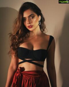 Ruhi Singh Instagram - In another words, please, be true
In another words, I love you ♥️ 

Really feeling these #julielondon lyrics today ✨

Top @rockystarofficial