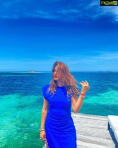 Sameksha Instagram - Thoughts are magnetic and when they are sent out into the universe, they magnetically attract similar thoughts and people vibrating at similar frequency . Everything you sent to universe will come back to you. Spread love and positivity ❤️