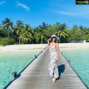 Sameksha Instagram - 🤍💚💙 favourite colours of nature #maldives #beach #holiday
