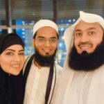 Sana Khan Instagram - Faith and good friends. May the Almighty bless us with good company; empathetic, caring and dependable. Ameen What Akhlaq this wonderful soul is blessed with 🙌🏻 Ps: I still can’t believe my eyes got to see you for real & my ears got to hear you for real one on one. @muftimenkofficial . . . . #muftimenk #anassaiyad #sanakhan #sanaanas #blessed #alhamdulillah