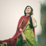 Sanchita Shetty Instagram - 2022 Divine new year ❤️ Praying for you all good health joy love peace. Love to you all. Photograher : @royale_dharma 📸📸 Cloths : @shopkundavai Styled : @ramolaakrishnaraj Jwellery : @rajianand Assisted : @dhina_.dayal #happynewyear2022 #feelingblessed #positivevibes #love #joy #peace #sanchita #sanchitashetty #spreadlovepositivity ❤️