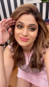 Shamita Shetty Instagram - Waqt aagaya hai Rishta Nibhaneka ❤️

For one last time let’s do this for our queen let’s make her win this and get the trophy home 🦋🏆

Head to @voot app or click on the link in bio to voot for our cutie ❤️💯

#ShamitaShetty #Queen #ShamitaIsTheBoss #ShamitaForTheWin #BiggBoss #BiggBoss15 #TeamSS