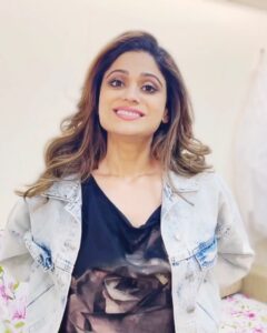 Shamita Shetty Instagram - 🙏🏻♥️🧿✨
.
.
.
.
.
#gratitude #overwhelmed  #happiness #blessed #touched #bbott #biggboss #shamitastribe