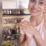 Shamita Shetty Instagram – Hey guys so I am taking part in the @feminaindia #slayathomechallenge . 
I wanted to learn cooking for so long , now since I have all the time in the world.. decided to try. I’m hopeful that I’ll get better with time.🙆‍♀️Eating is a necessity but cooking is an art and realised it today.. Learn how to cook, try something new everyday, learn from your mistakes, be fearless and above all have fun🎀

Taking this challenge further I nominate @imouniroy @akankshamalhotra n @shirleydaver ..I want to know what you’re doing❤️ #słayathome #slaywithfemina #feminaindia