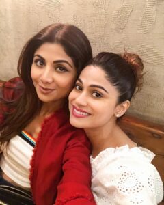 Shamita Shetty Instagram - It’s not easy to pick a favourite friend👭 a pair of stilettos👠😛a best dress👗👘🤷‍♀️ favourite color 🎨etc etc.. but a sister? I could just shut my eyes and take your name ! 👩‍❤️‍👩May you shine brighter than the sun and more radiant than a diamond .my love , my life , my best friend , my soulmate.. Happy Birthday to the twinkle of my eye ✨and the person I love from the bottom of my heart .. Thankyou for being you .. genuine and true ❤️🥰 love u Munki 🥰😍😘❤️ #munkiandtunki #partnersincrime #funmoments #laughter #love #sisterhood #instamoments #instapic ❤️