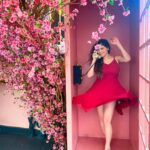Sherin Instagram - Shhhhh. Making a very important phone call 💃🏻 . . . #sherin #pink #pinkasthetic #flowers #ootd #fashion Pink Wasabi
