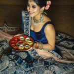 Shivangi Joshi Instagram - 🪔 CONCEPTUALISED BY :- @nehaadhvikmahajan . MUA, HAIR & STYLING:- @nehaadhvikmahajan . PHOTOGRAPHY:- @aashkapatelphotographyy . MAKEUP BRAND :- @forever52india . OUTFIT:- @neerusindia . JEWELLERY:- @shriparamanijewels . LOCATION:- @grandhyattmumbai . PRODUCTION:- NAM Makeovers #nammakeovers #nehaadhvikmahajan