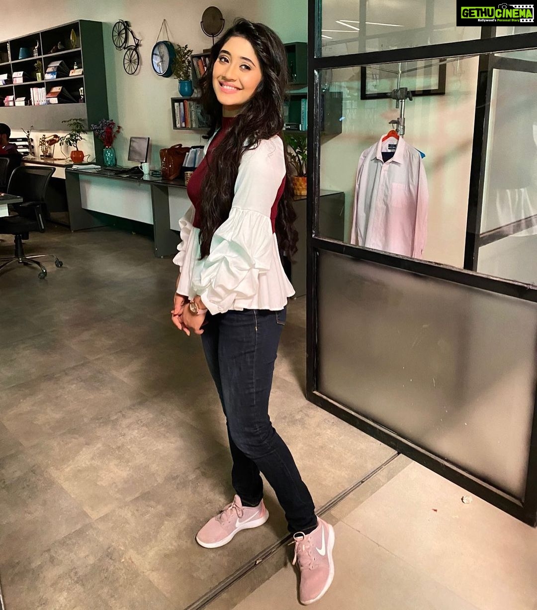 Shivangi Joshi Instagram - 🤍 - Gethu Cinema