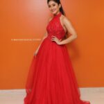 Shivangi Joshi Instagram - #aboutlastnight✨ Styled by @stylingbyvictor @sohail__mughal__ Outfit @kalkifashion Earing @aquamarine_jewellery Bracelet @rosettajewels @poppublishmedia Bharuch